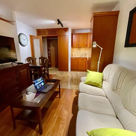 Apartment Gold 4 Metro Wifi 65'tv Netflix Hbo Appletv Disney_