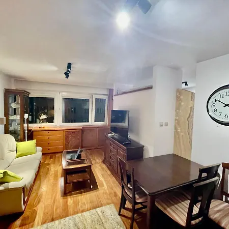 Apartman Gold 4 Metro Wifi 65'tv Netflix Hbo Appletv Disney_