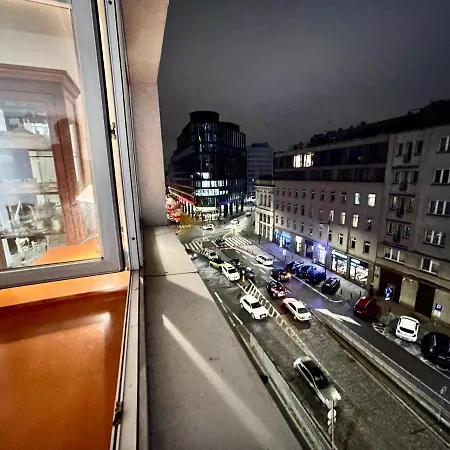 Gold 4 Metro Wifi 65'tv Netflix Hbo Appletv Disney_ Apartman *