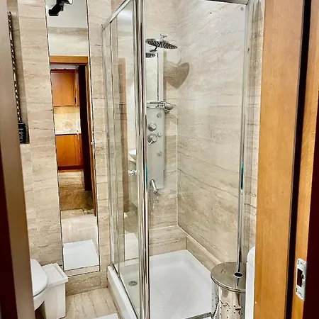 Gold 4 Metro Wifi 65'tv Netflix Hbo Appletv Disney_ Apartment *