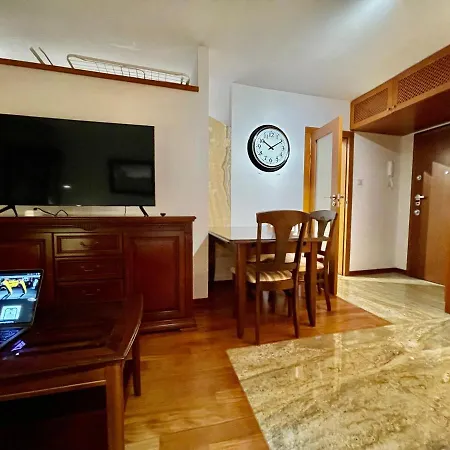 Gold 4 Metro Wifi 65'tv Netflix Hbo Appletv Disney_ *