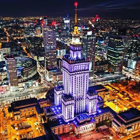 Gold 4 Metro Wifi 65'tv Netflix Hbo Appletv Disney_ Apartment Warsaw