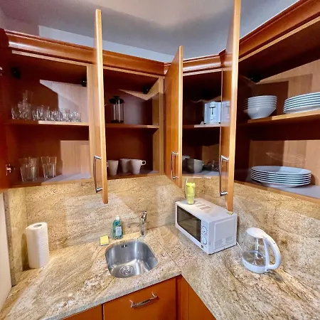 Gold 4 Metro Wifi 65'tv Netflix Hbo Appletv Disney_