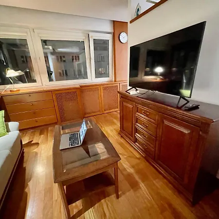 Gold 4 Metro Wifi 65'tv Netflix Hbo Appletv Disney_ Βαρσοβία